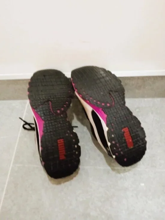 Puma - Size 6 - Picture 4 of 4